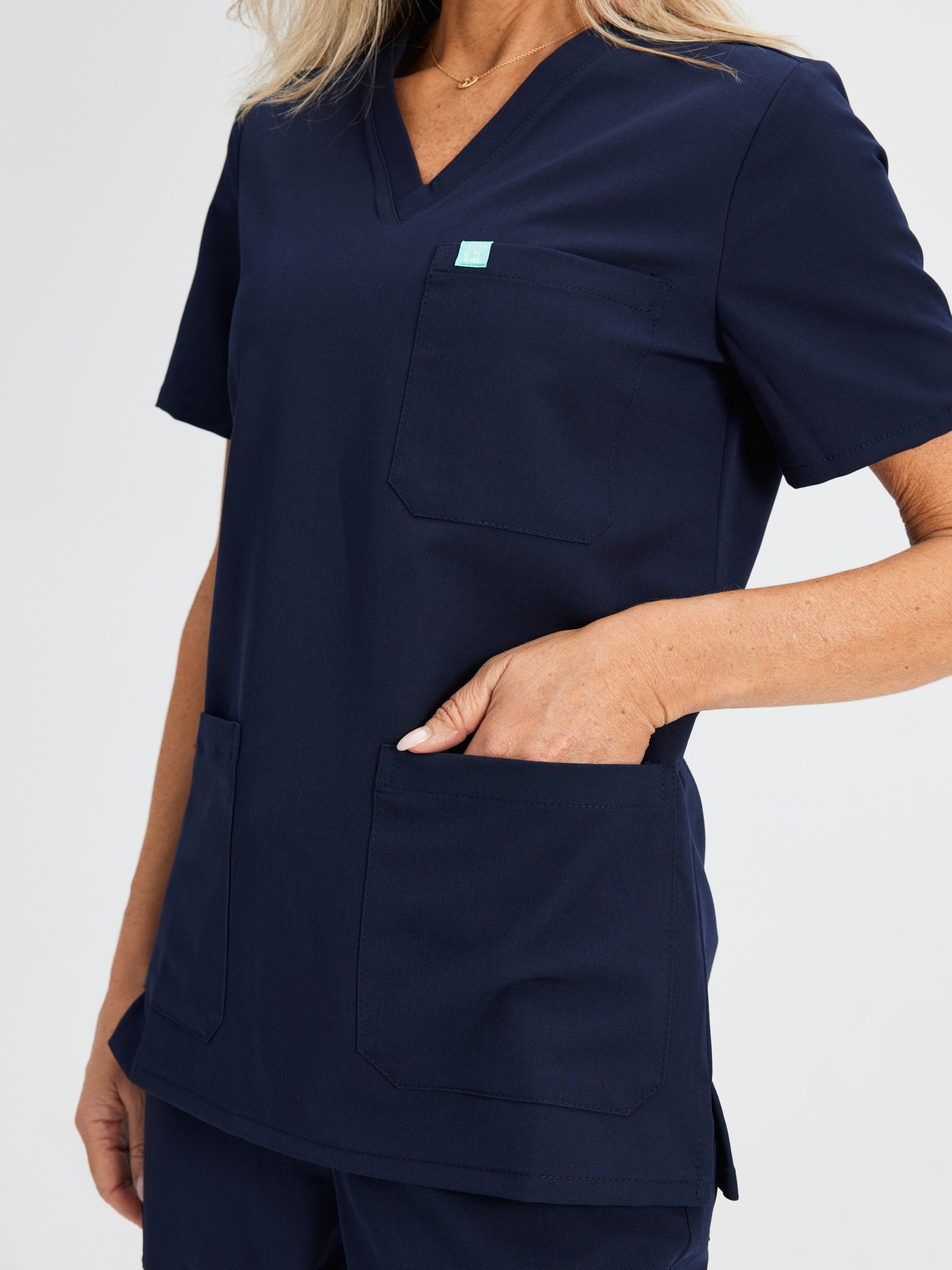 CHLOE RE-GARDE™ - NAVY - Three Pockets Scrub Top - SILVADUR™ - Final Sale - Image 3