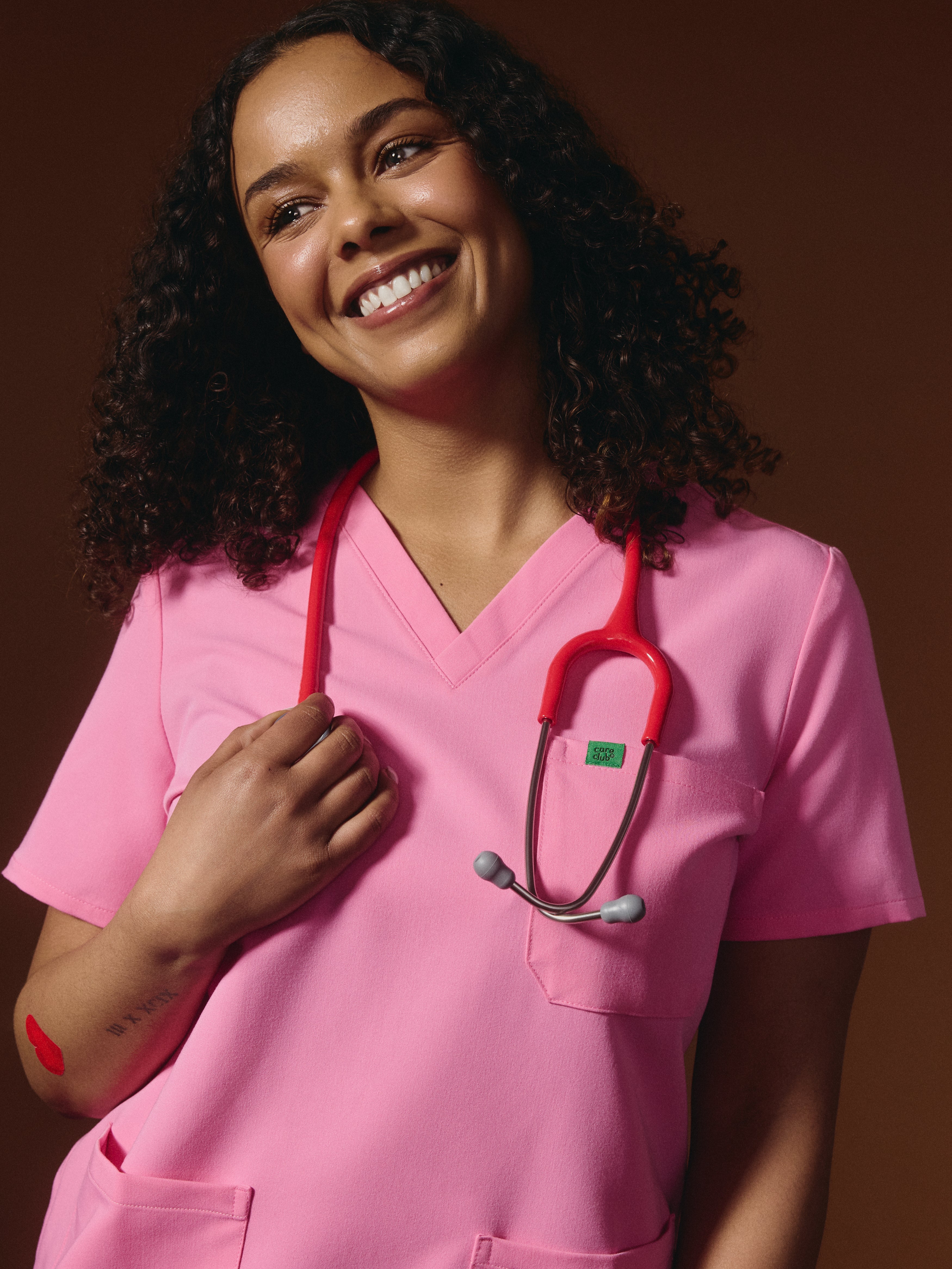 CHLOE RE-GARDE™ - G-M x PONY PINK - Three Pockets Scrub Top - SILVADUR™ - Image 2