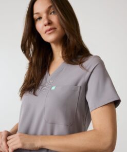 Alternative view of LIV RE-GARDE™ - ECLIPSE GREY - Three Pockets Scrub Top - SILVADUR™