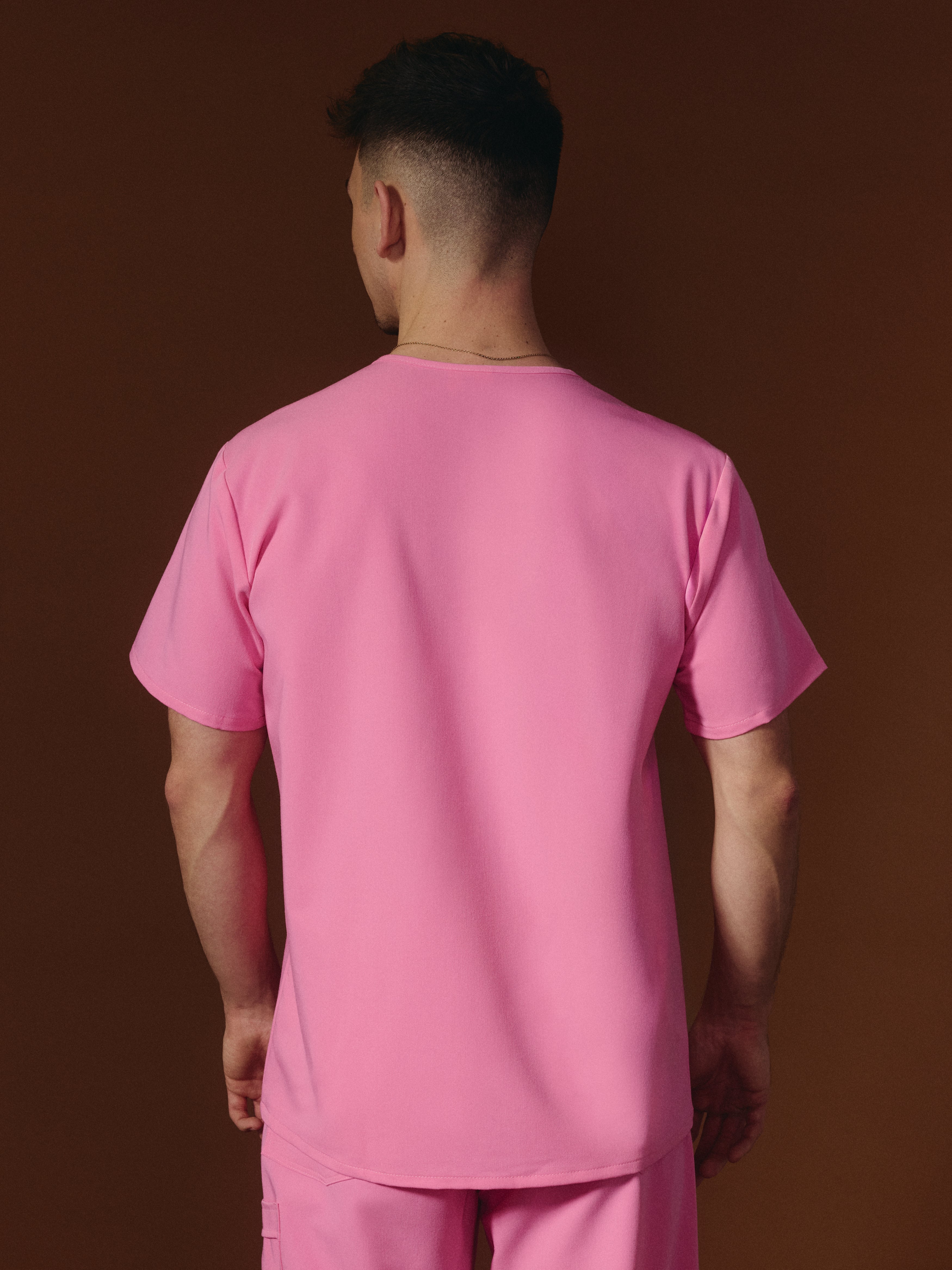 LOGAN RE-GARDE™ - G-M x PONY PINK - One Pocket Men's Scrub Top - SILVADUR™ - Image 4