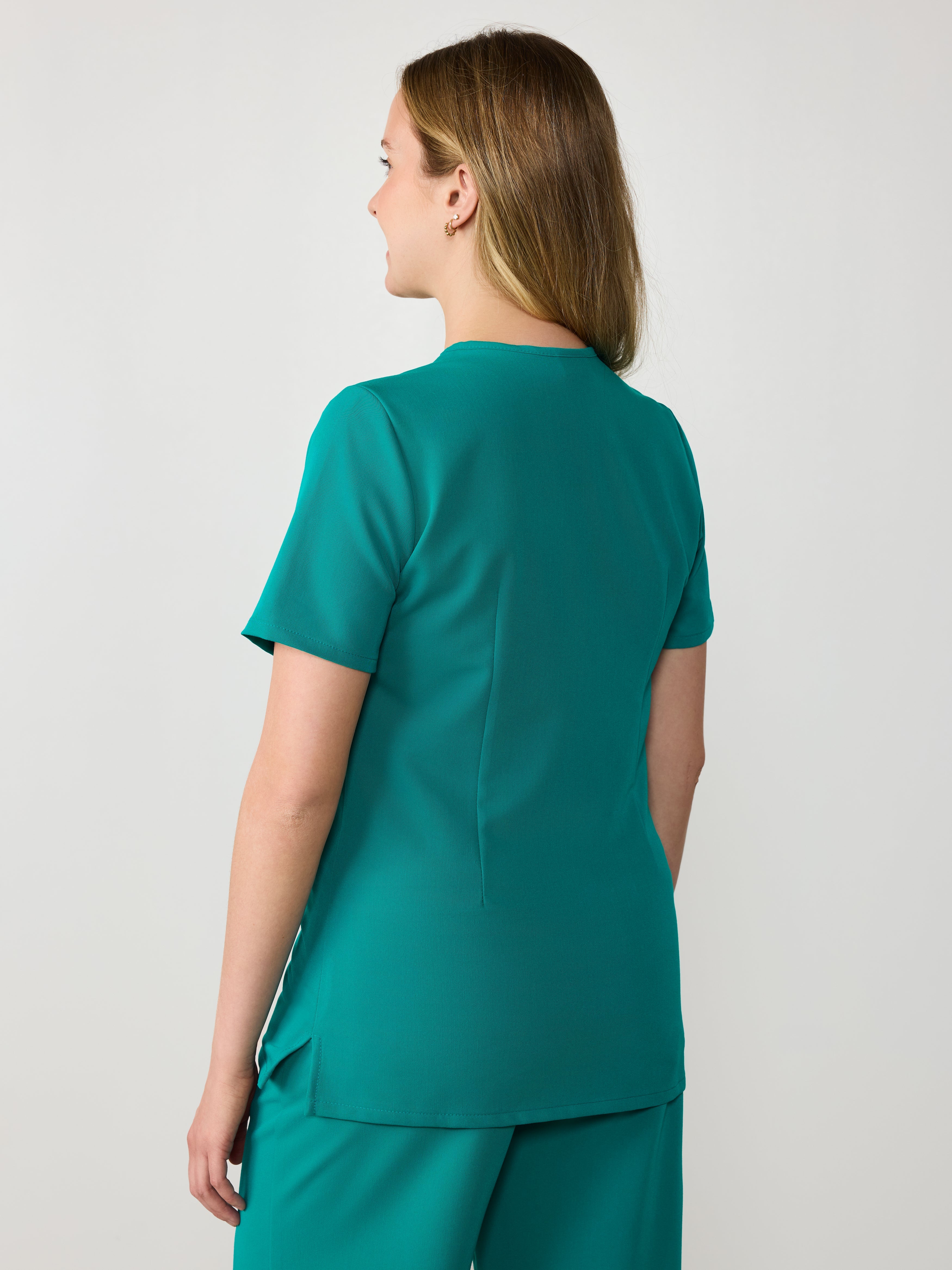 LIV RE-GARDE™ - ARCTIC MINT - Three Pockets Scrub Top - SILVADUR™ - Image 3