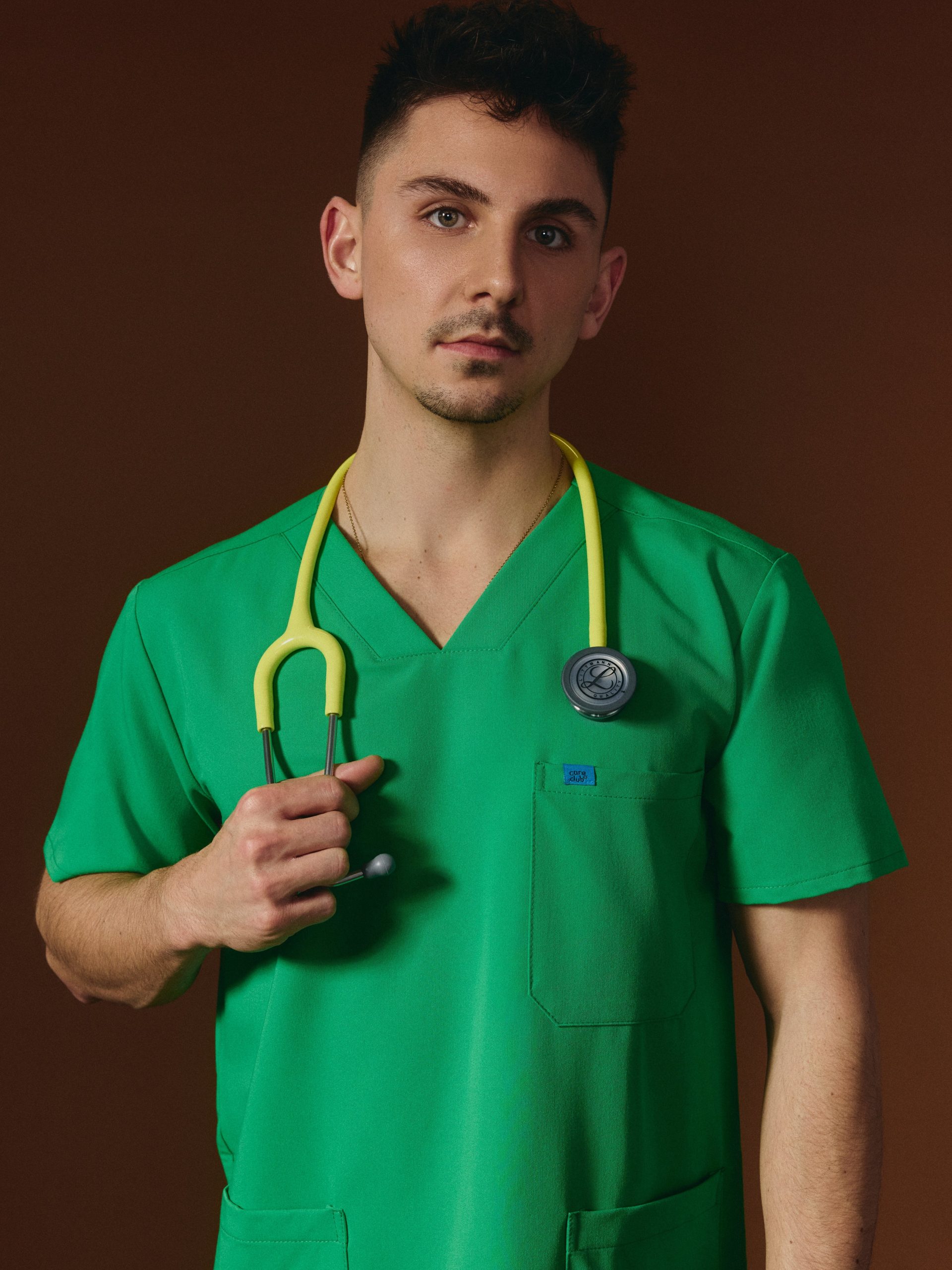 ZACK RE-GARDE™ - G-M x PONY GREEN - Three Pockets Men's Scrub Top - SILVADUR™ - Image 2