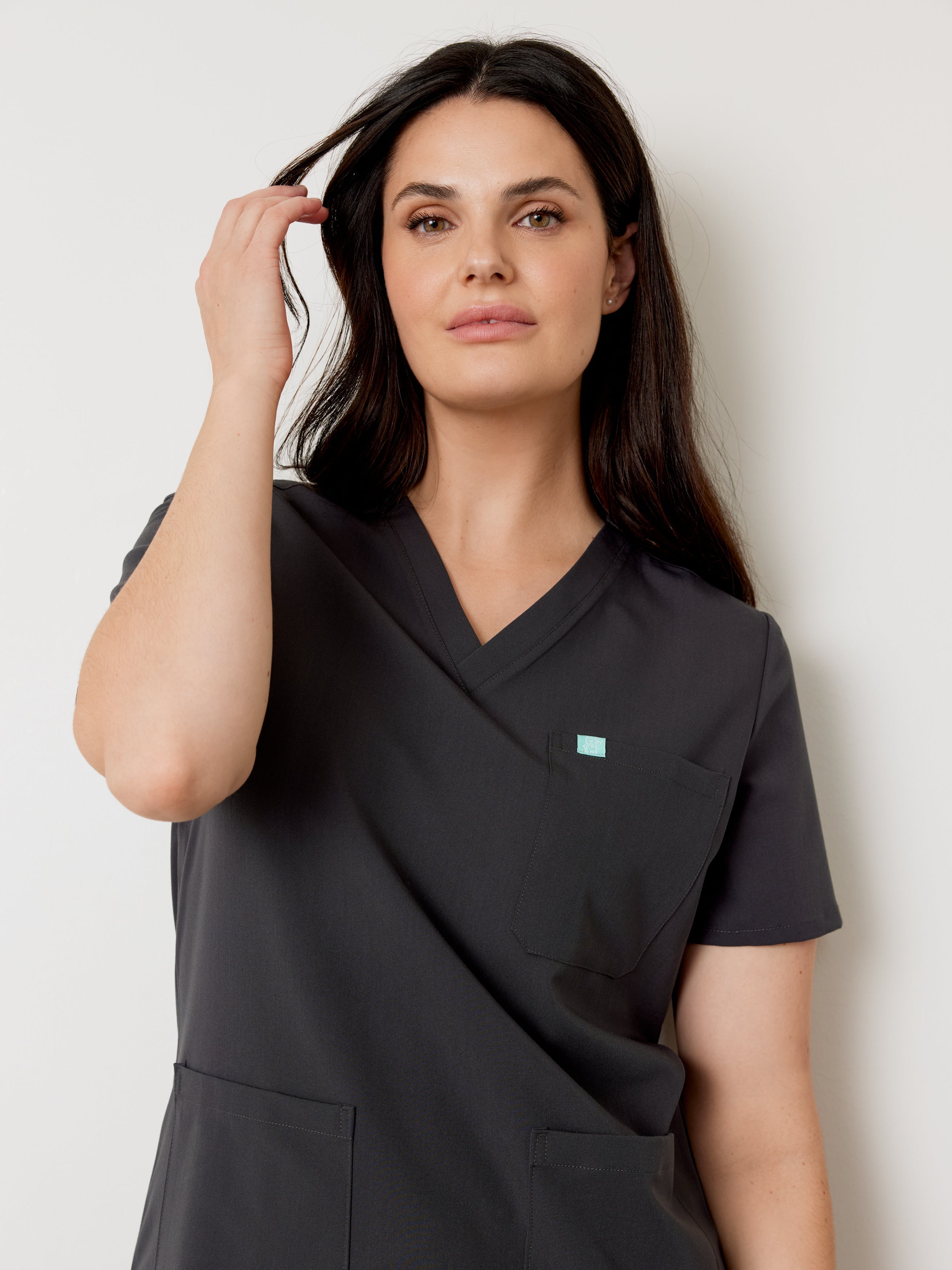 CHLOE RE-GARDE™ - CHARCOAL - Three Pockets Scrub Top - SILVADUR™ - Image 2