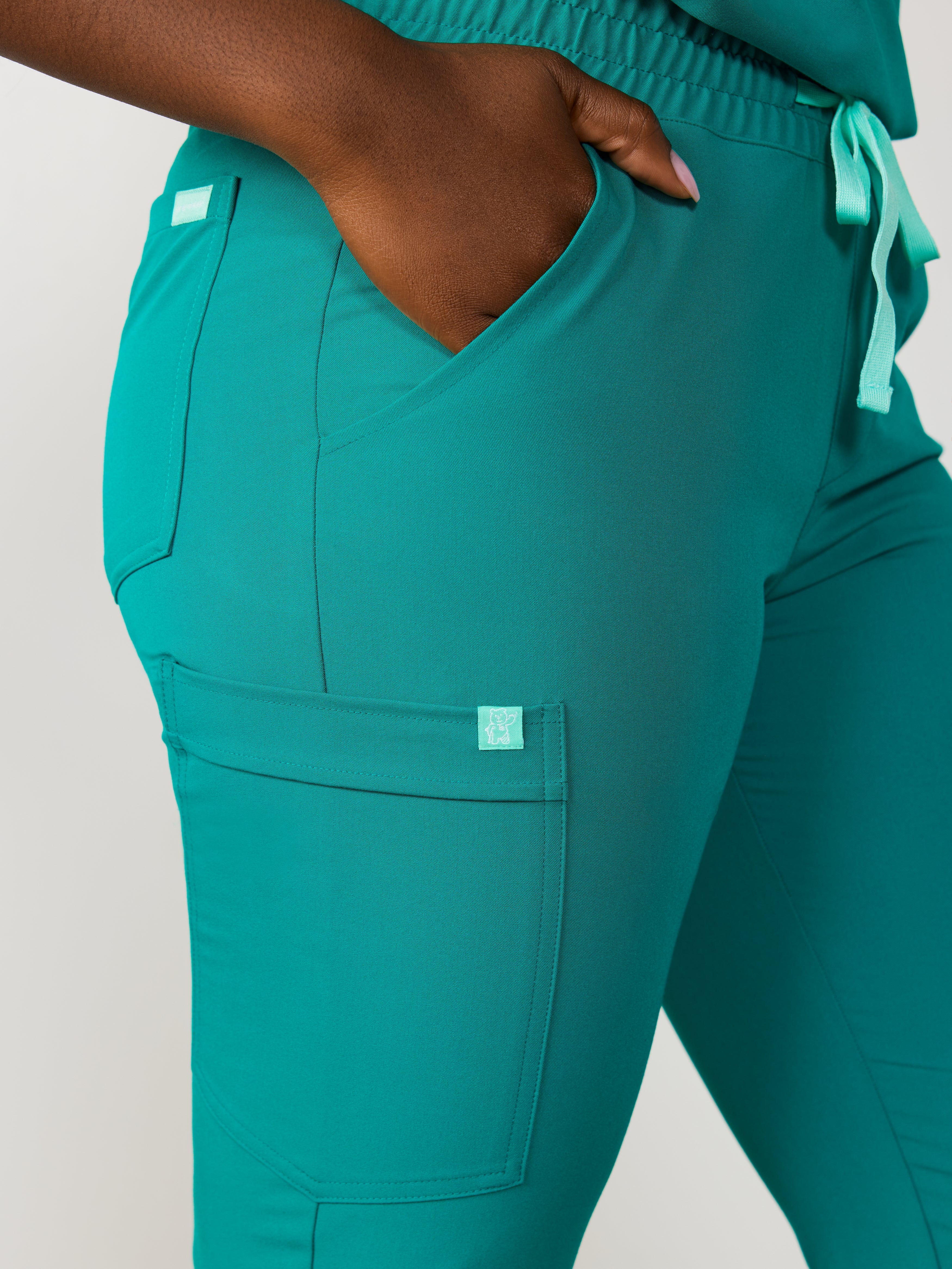 ROSIE RE-GARDE™ - ARCTIC MINT - Jogger Scrub Pants - SILVADUR™ - Image 2