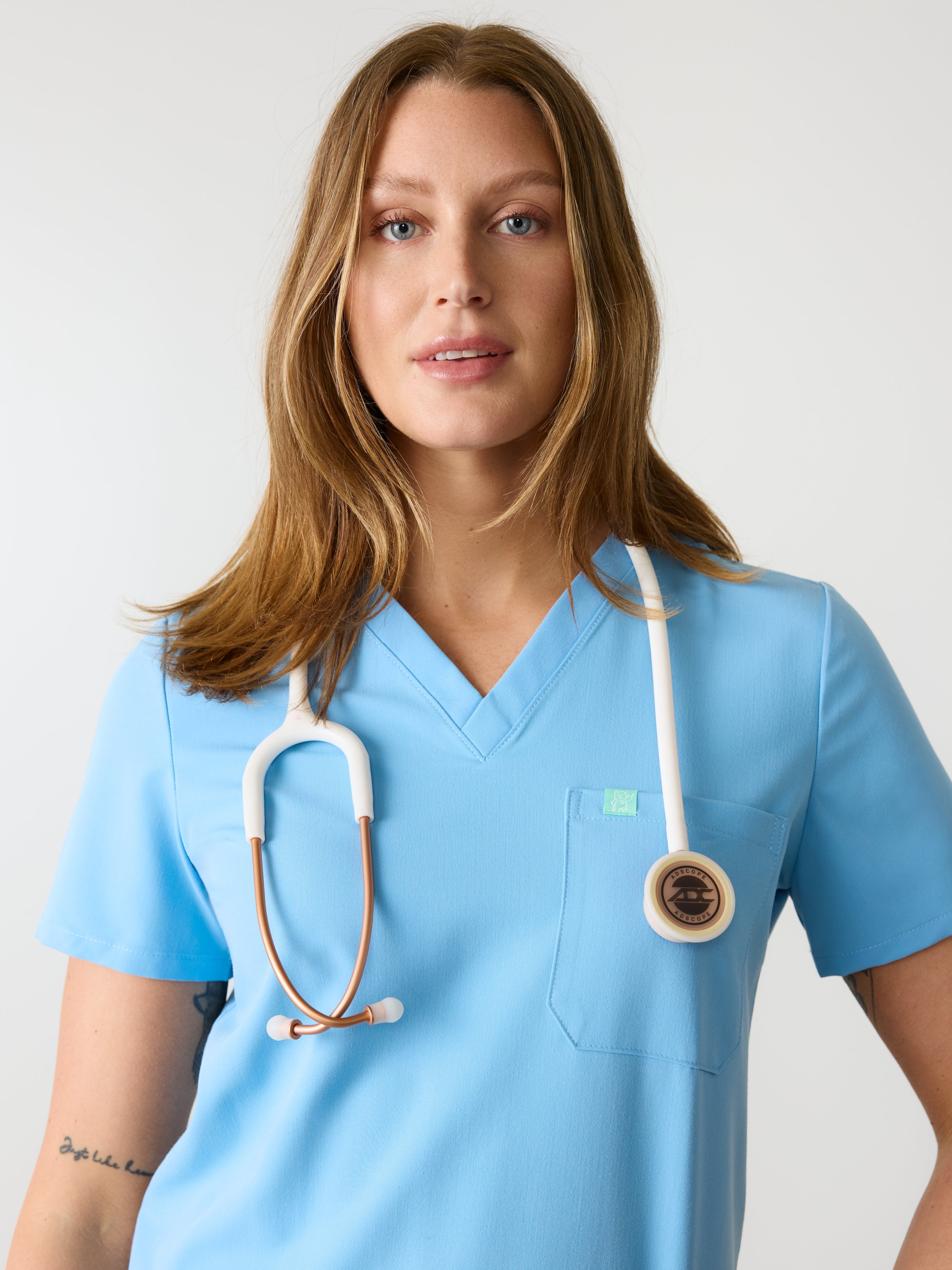 GABRIELLE RE-GARDE™ - CLASSIC BLUE - One Pocket Scrub Top - SILVADUR™ - Image 3