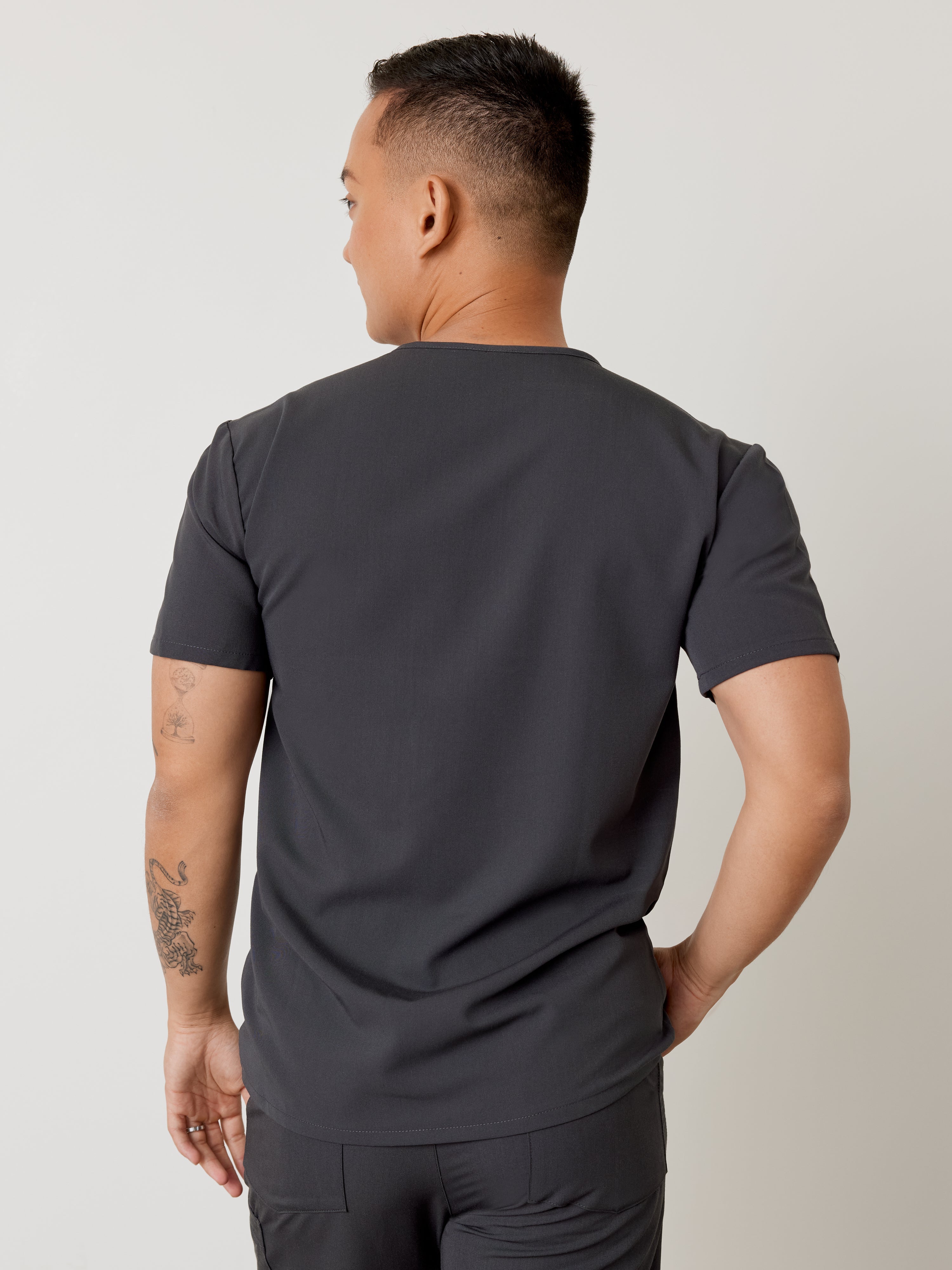 ZACK RE-GARDE™ - CHARCOAL - Three Pockets Men's Scrub Top - SILVADUR™ - Image 3