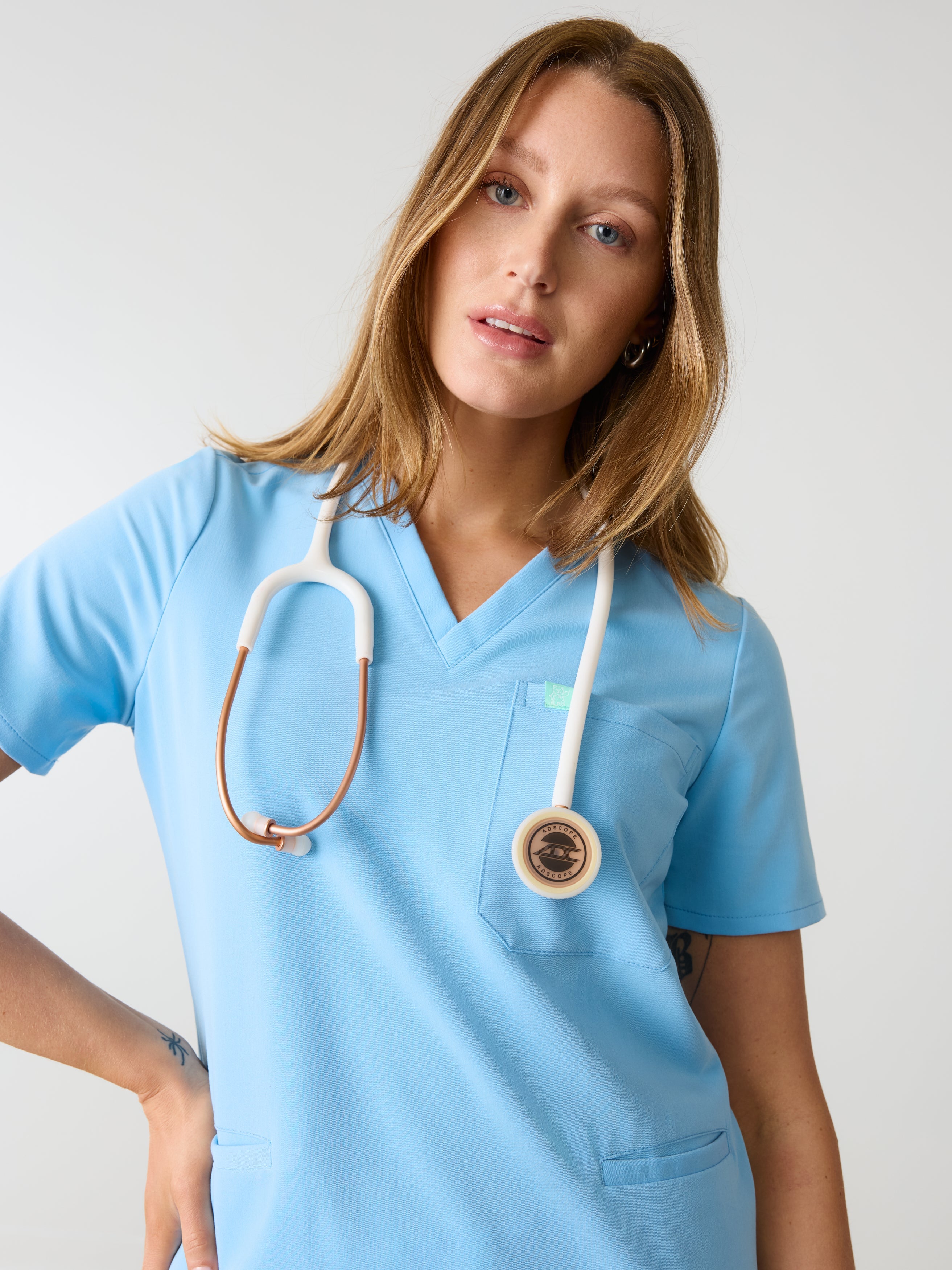 LIV RE-GARDE™ - CLASSIC BLUE - Three Pockets Scrub Top - SILVADUR™ - Image 2